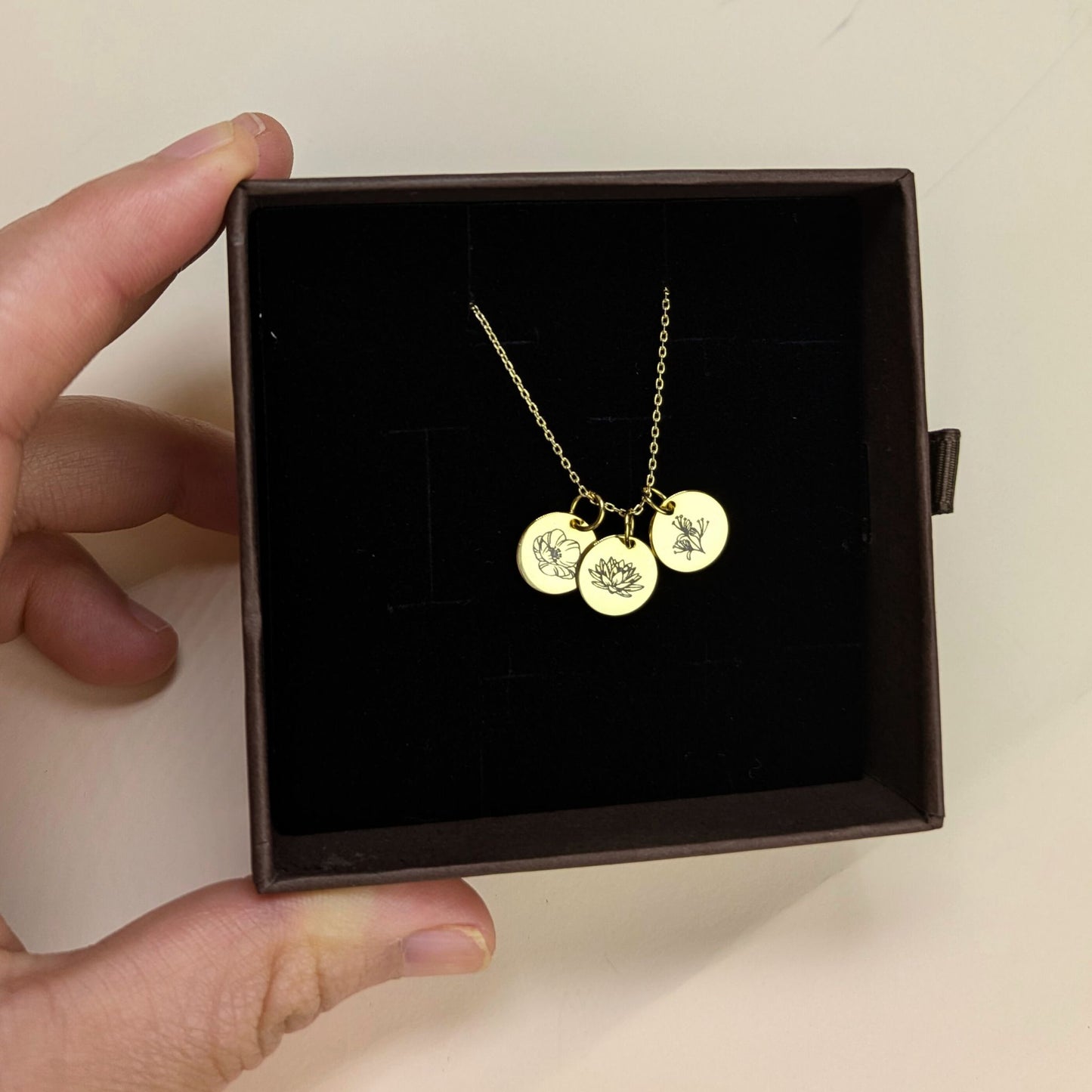 Tiny Birth Flower Disc Necklace– 18K Gold On S925 Silver